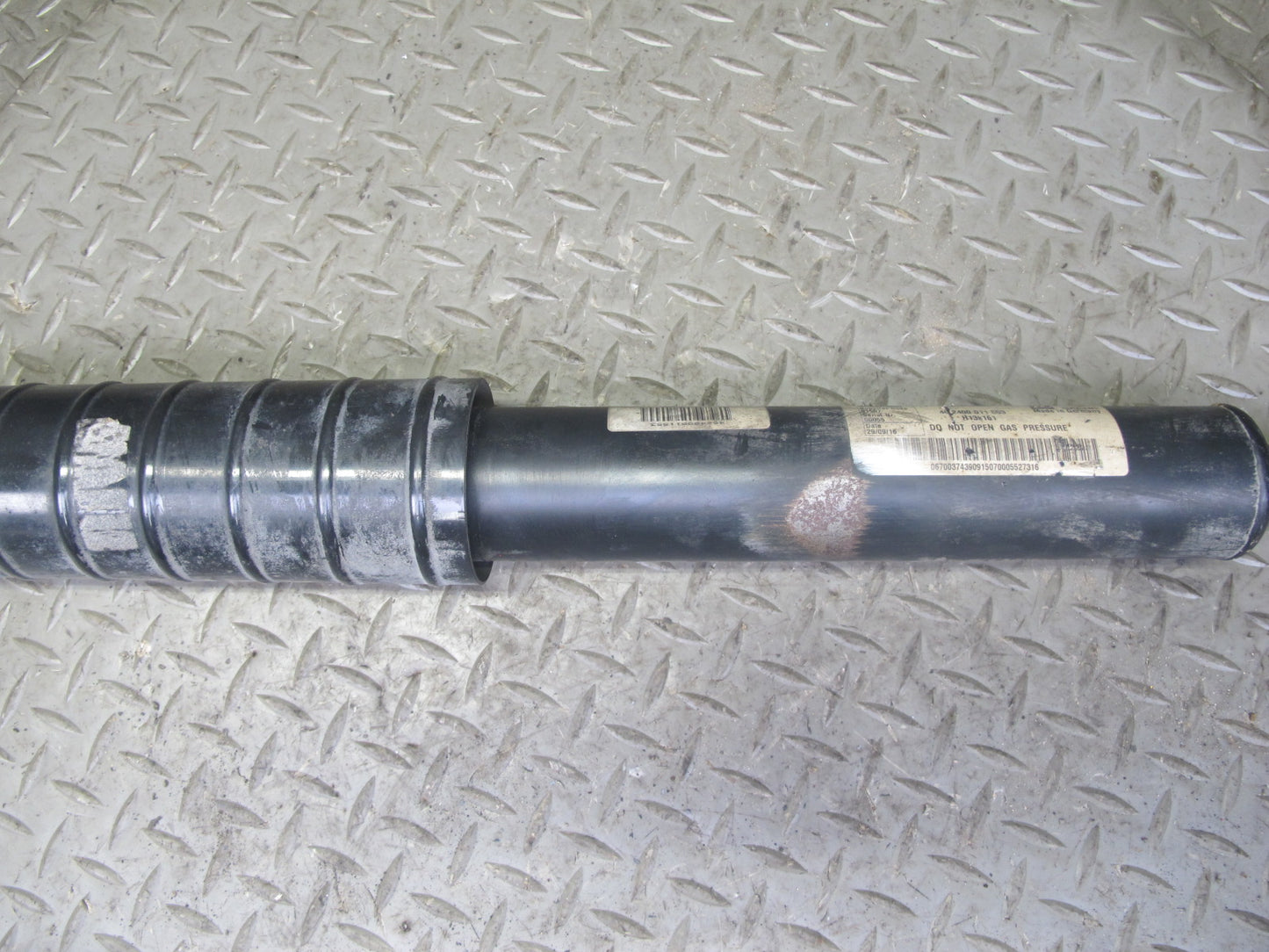 2017-2020 Maserati Levante M161 AWD Rear Right Side Air Strut Shock Absorber
