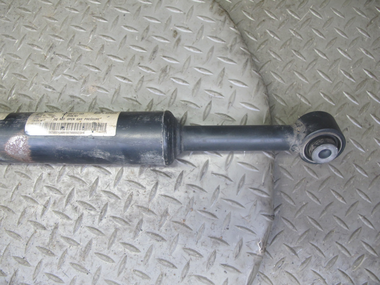 2017-2020 Maserati Levante M161 AWD Rear Right Side Air Strut Shock Absorber