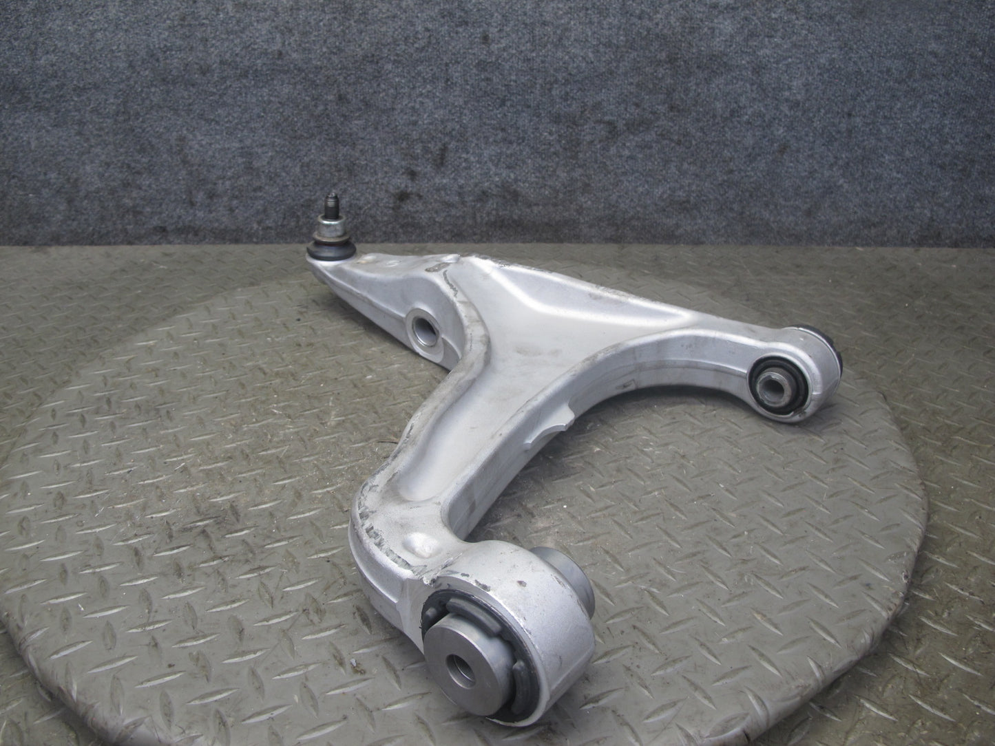 2017-2020 Maserati Levante M161 Front Left Driver Side Lower Control Arm