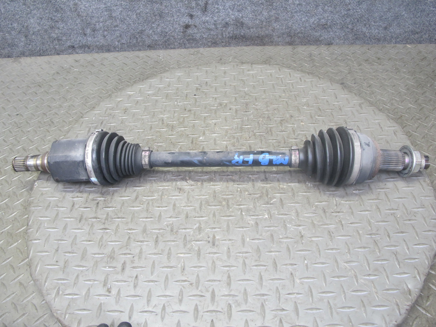 2017-2020 Maserati Levante M161 3.0L AWD Front Right Side Suspension Axle Shaft