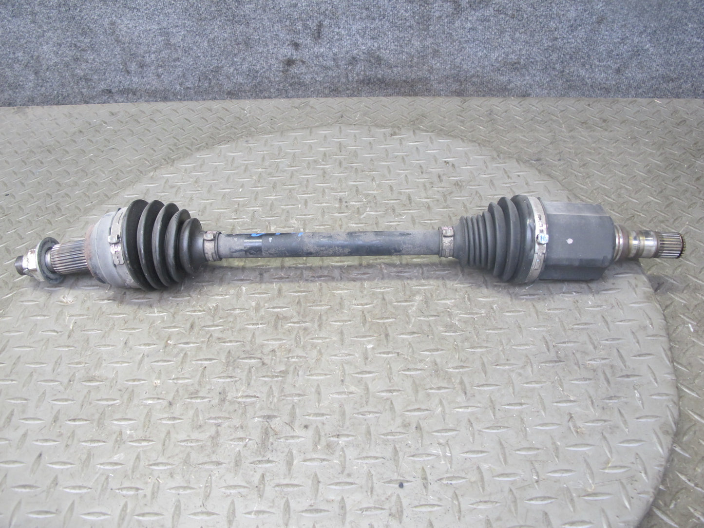 2017-2020 Maserati Levante M161 3.0L AWD Front Right Side Suspension Axle Shaft