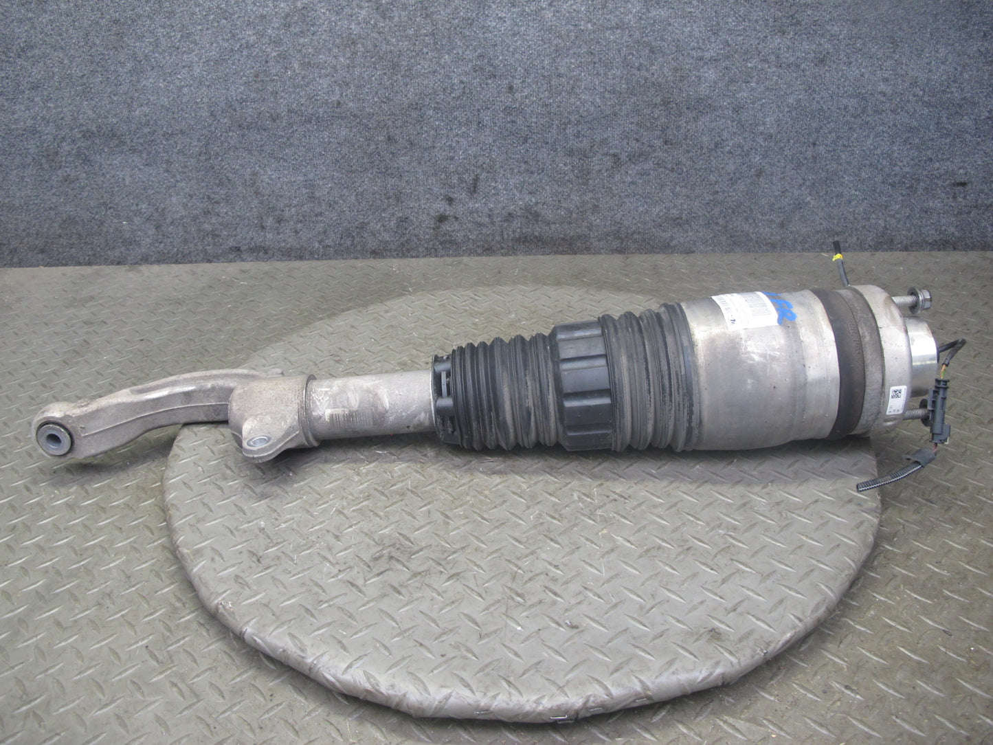 2017-2020 Maserati Levante M161 AWD Front Right Air Strut Shock Absorber 94K