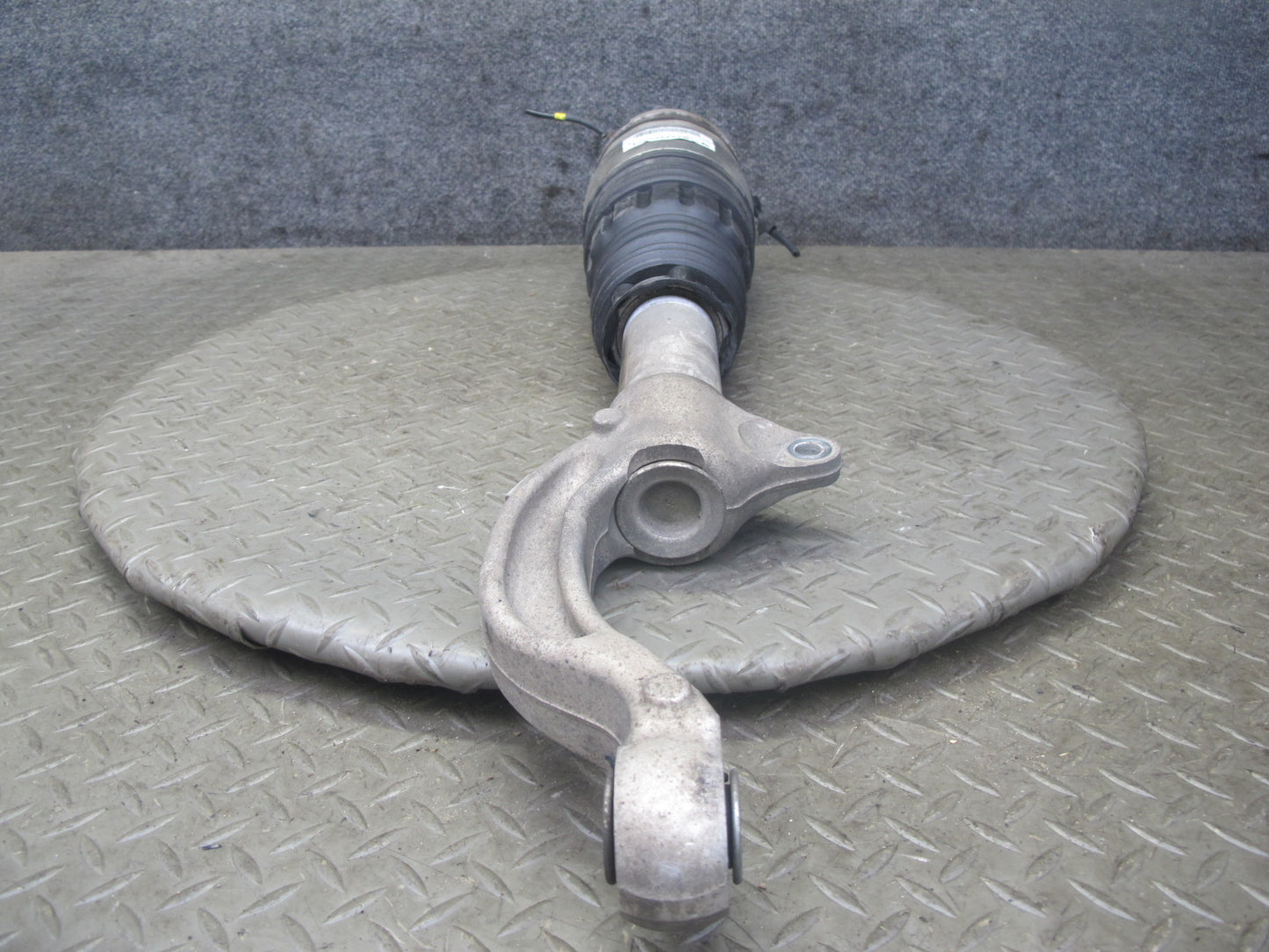 2017-2020 Maserati Levante M161 AWD Front Right Air Strut Shock Absorber 94K