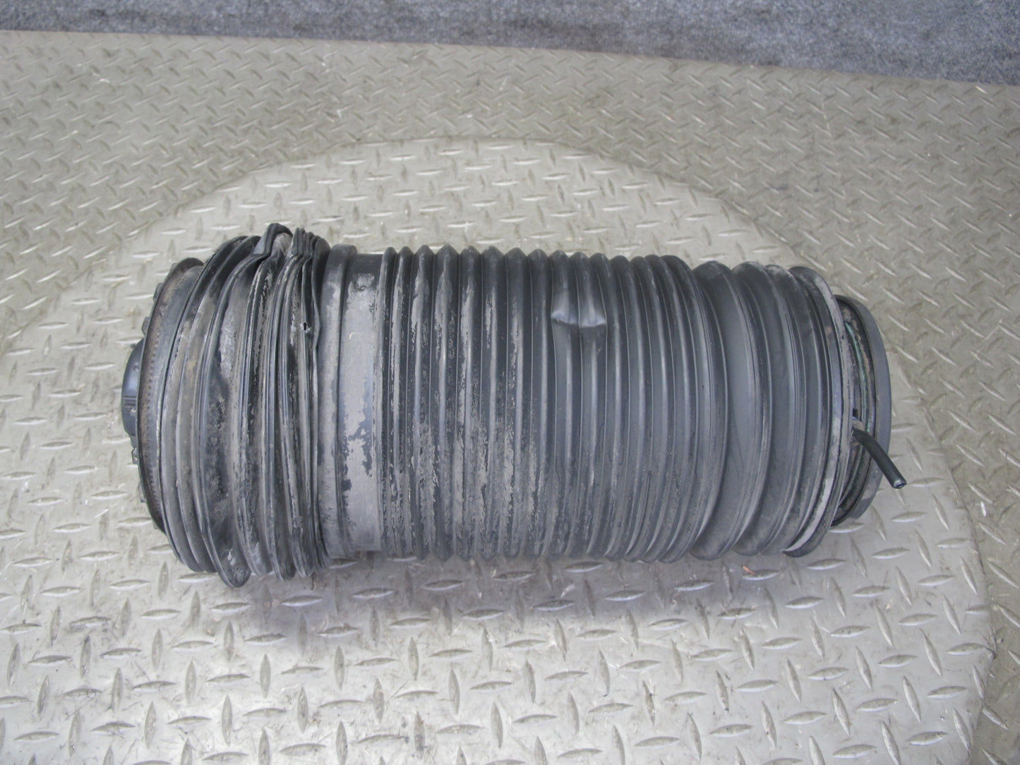 2017-2020 Maserati Levante M161 Rear Left Side Air Ride Suspension Spring