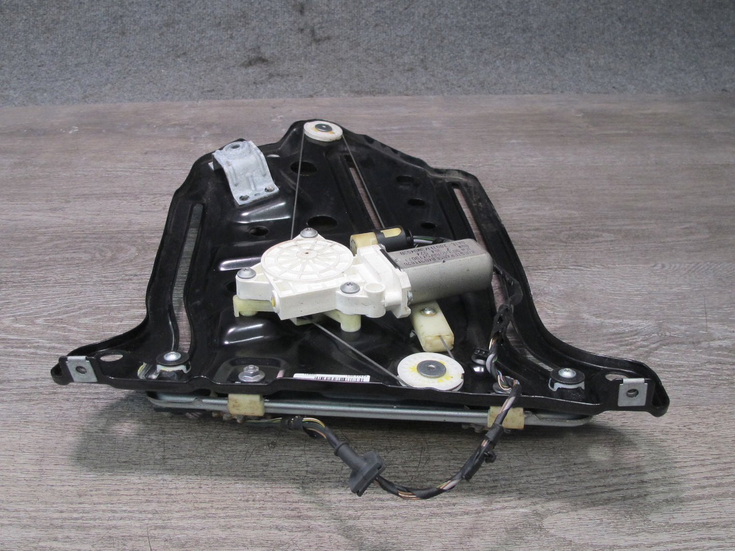 2012-2018 BMW F12 M6 Rear Right Side Quarter Window Regulator W/ Motor