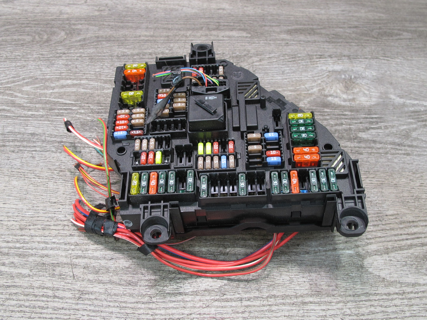 2012-2015 BMW F12 F13 F06 M6 Rear Power Distribution Fuse Box Module