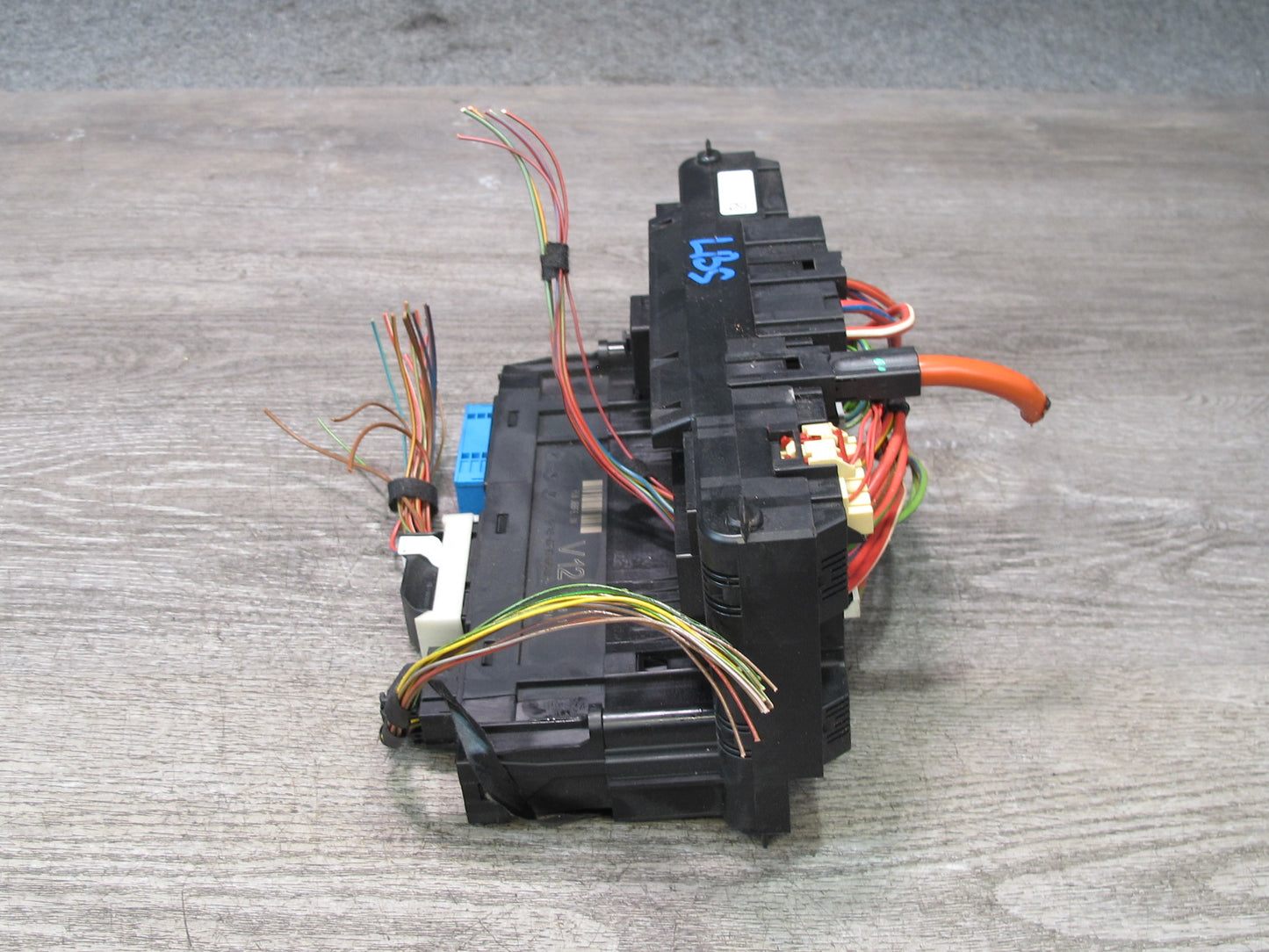 2012-2015 BMW F12 F13 F06 M6 Front Power Distribution Fuse Box Module