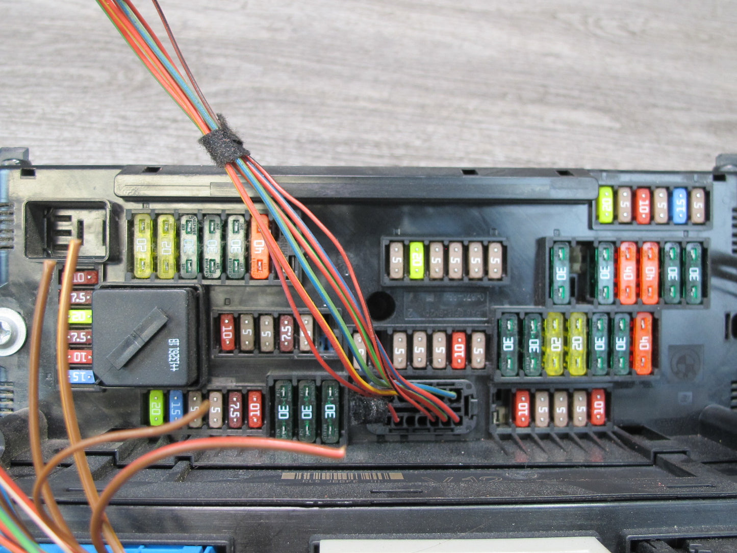 2012-2015 BMW F12 F13 F06 M6 Front Power Distribution Fuse Box Module