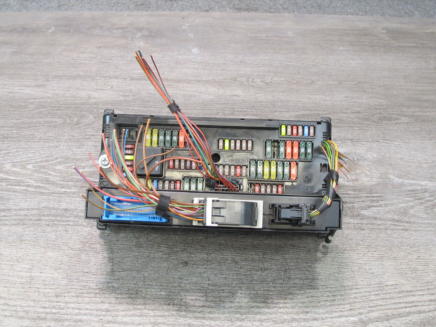 2012-2015 BMW F12 F13 F06 M6 Front Power Distribution Fuse Box Module