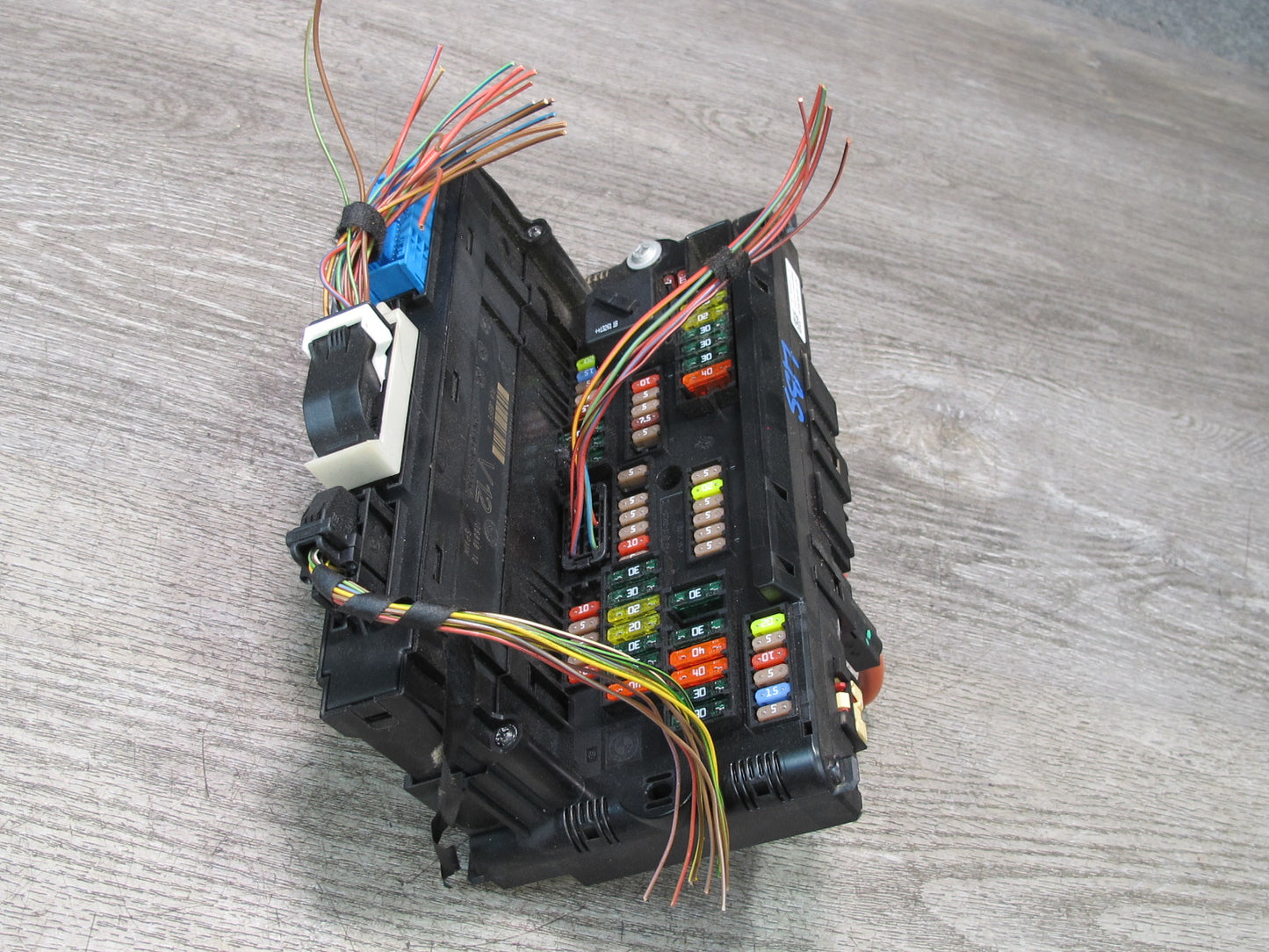 2012-2015 BMW F12 F13 F06 M6 Front Power Distribution Fuse Box Module
