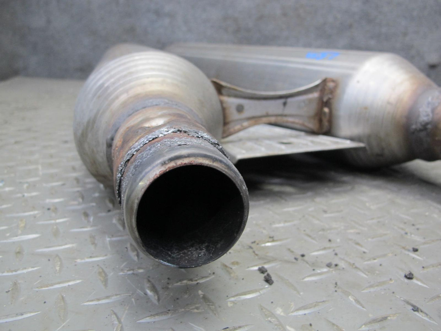 01-06 Lexus LS430 UCF30L Center Exhaust Pipe OEM