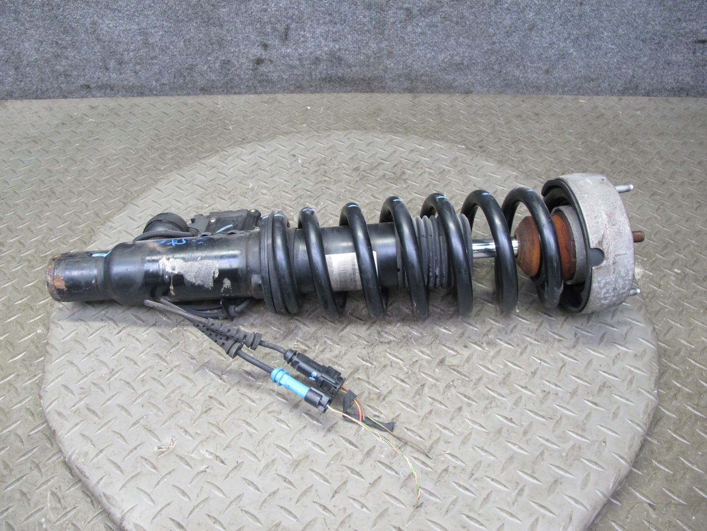 2010-2013 BMW E70 E71 X5M X6M Front VDC Strut Shock Absorber Set of 2 86K Miles