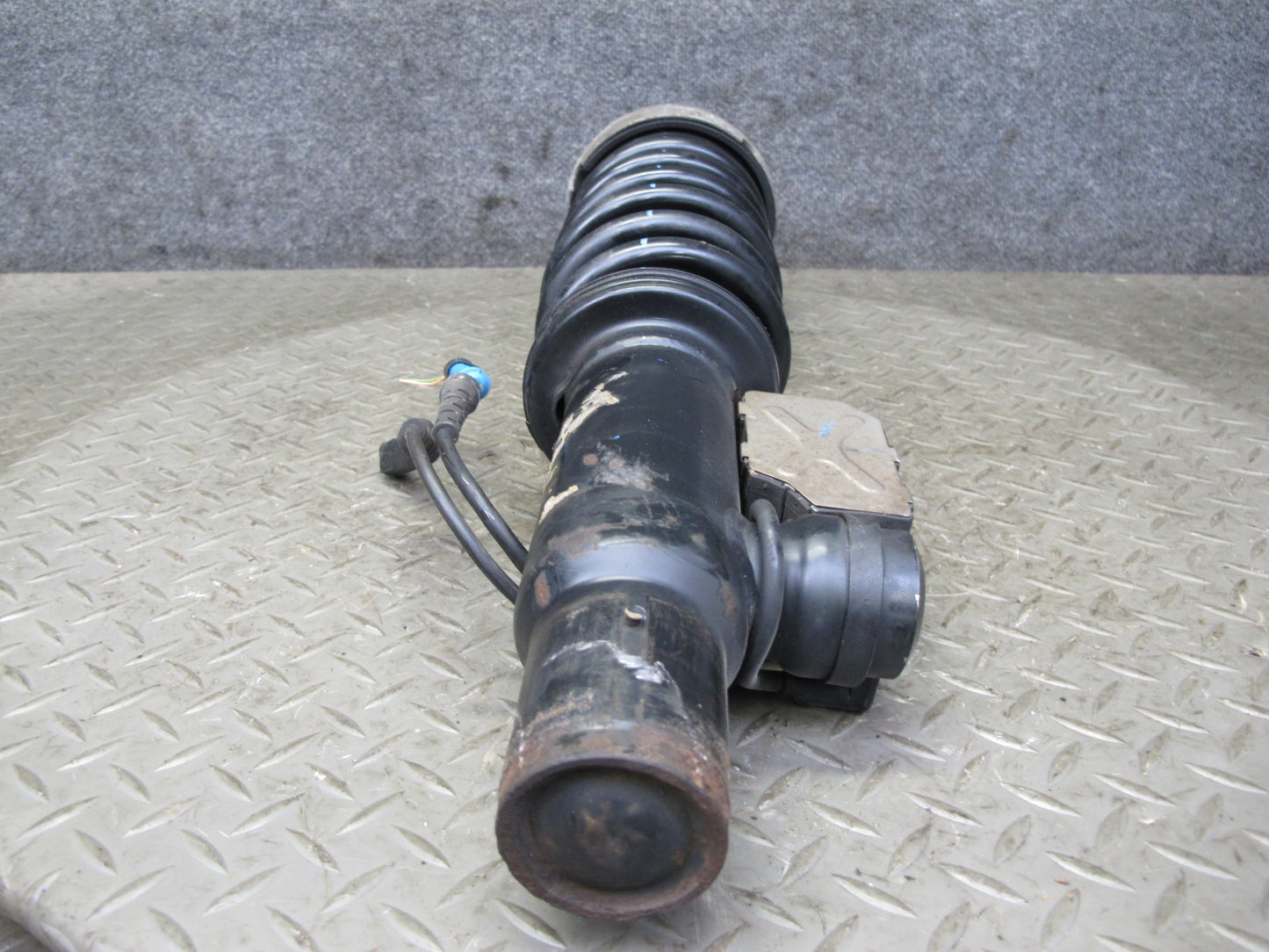 2010-2013 BMW E70 E71 X5M X6M Front VDC Strut Shock Absorber Set of 2 86K Miles