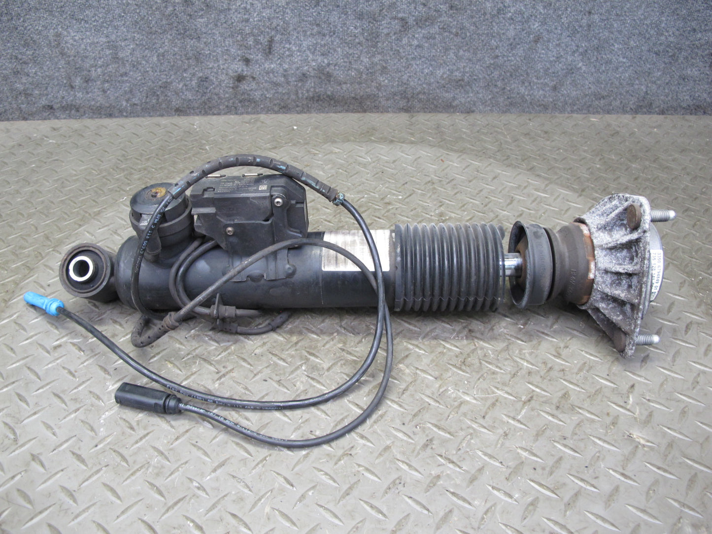 2010-2014 BMW E70 E71 X5M X6M Rear Left & Right VDC Strut Shock Absorber Set