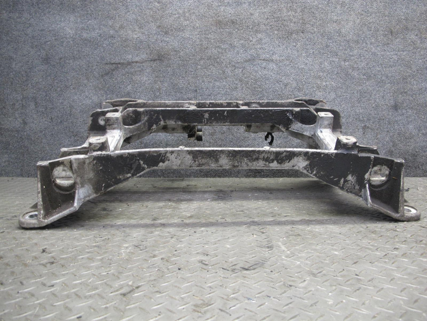 97-98 Chevrolet Corvette C5 Rear Suspension Subframe Crossmember Carrier OEM