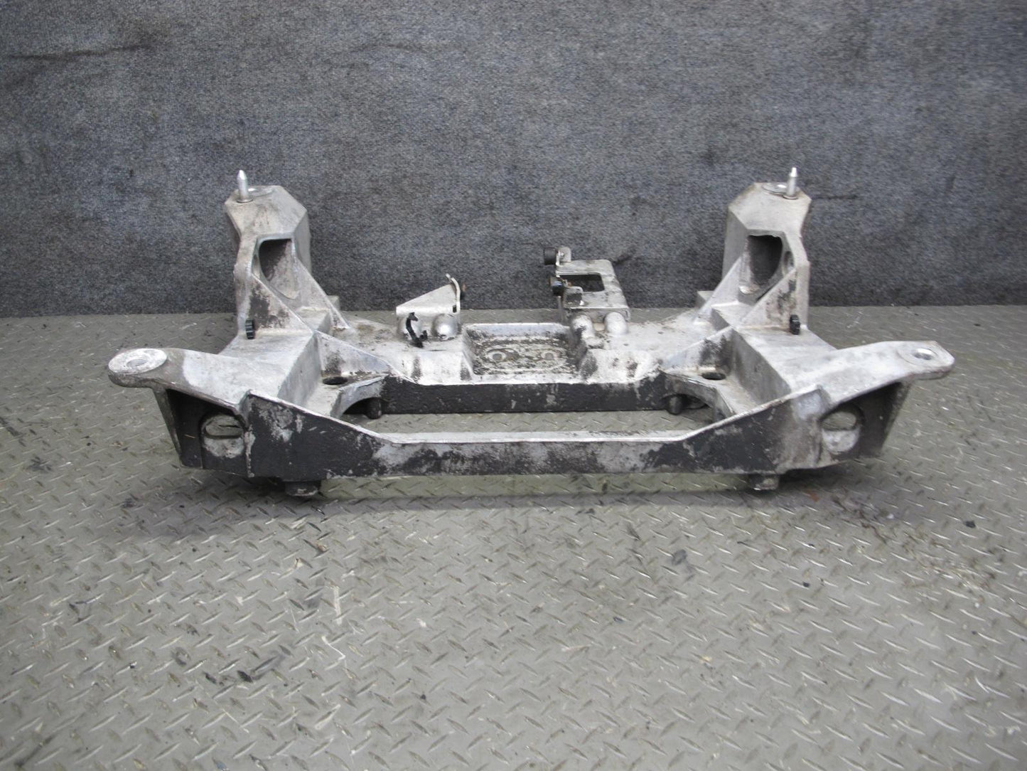 97-98 Chevrolet Corvette C5 Rear Suspension Subframe Crossmember Carrier OEM