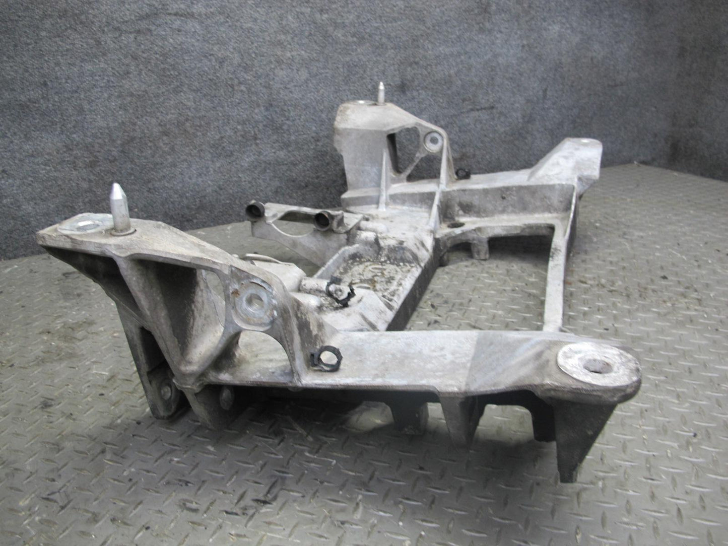 97-98 Chevrolet Corvette C5 Rear Suspension Subframe Crossmember Carrier OEM