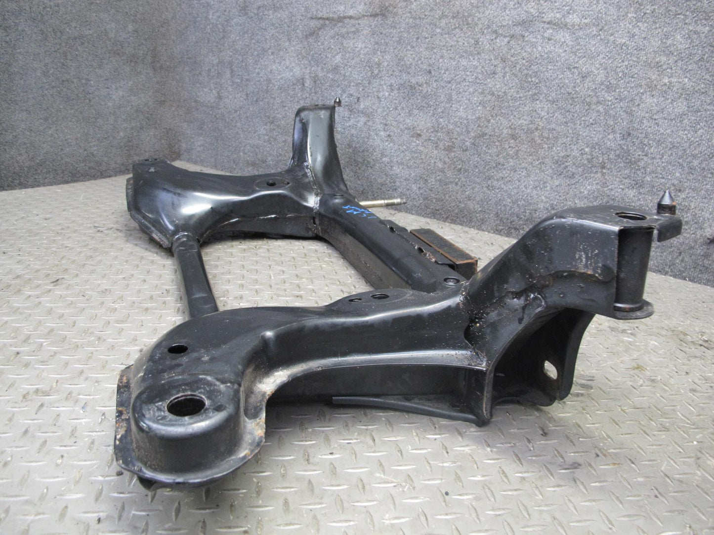 04-06 Lexus UCF30L LS430 Front Suspension Subframe Crossmember Cradle 116K OEM