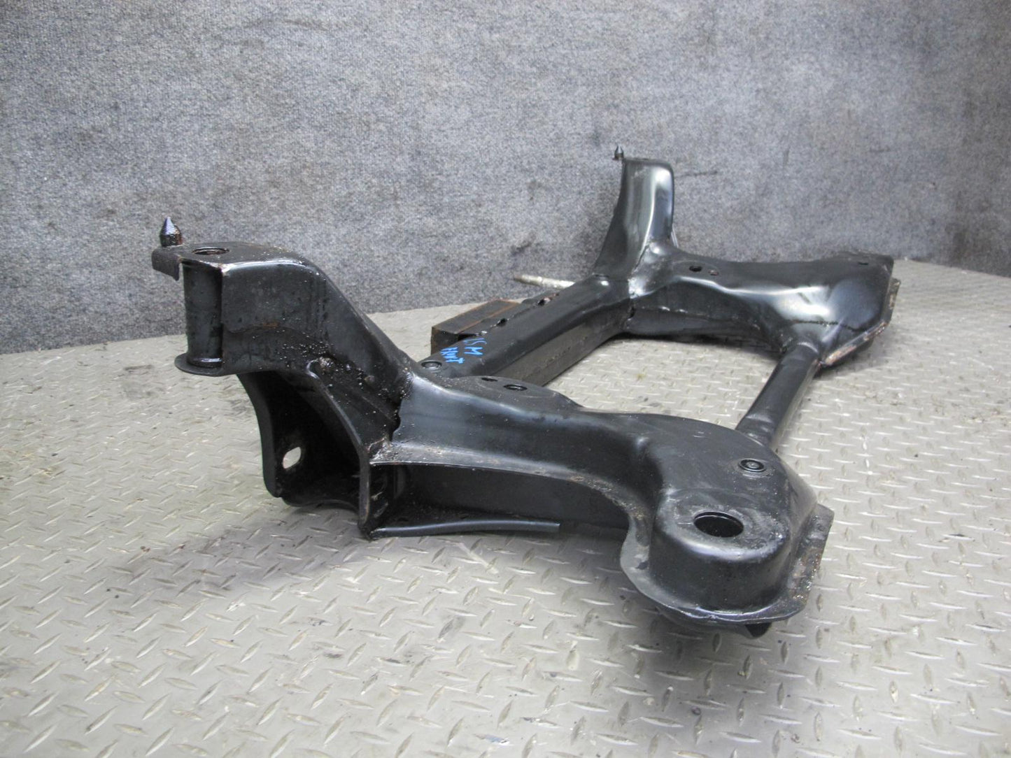 04-06 Lexus UCF30L LS430 Front Suspension Subframe Crossmember Cradle 116K OEM