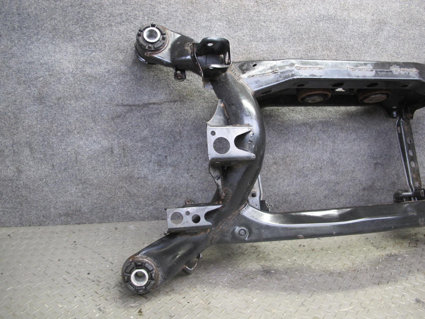 01-06 Lexus UCF30L LS430 Rear Suspension Subframe Crossmember Carrier 116K OEM
