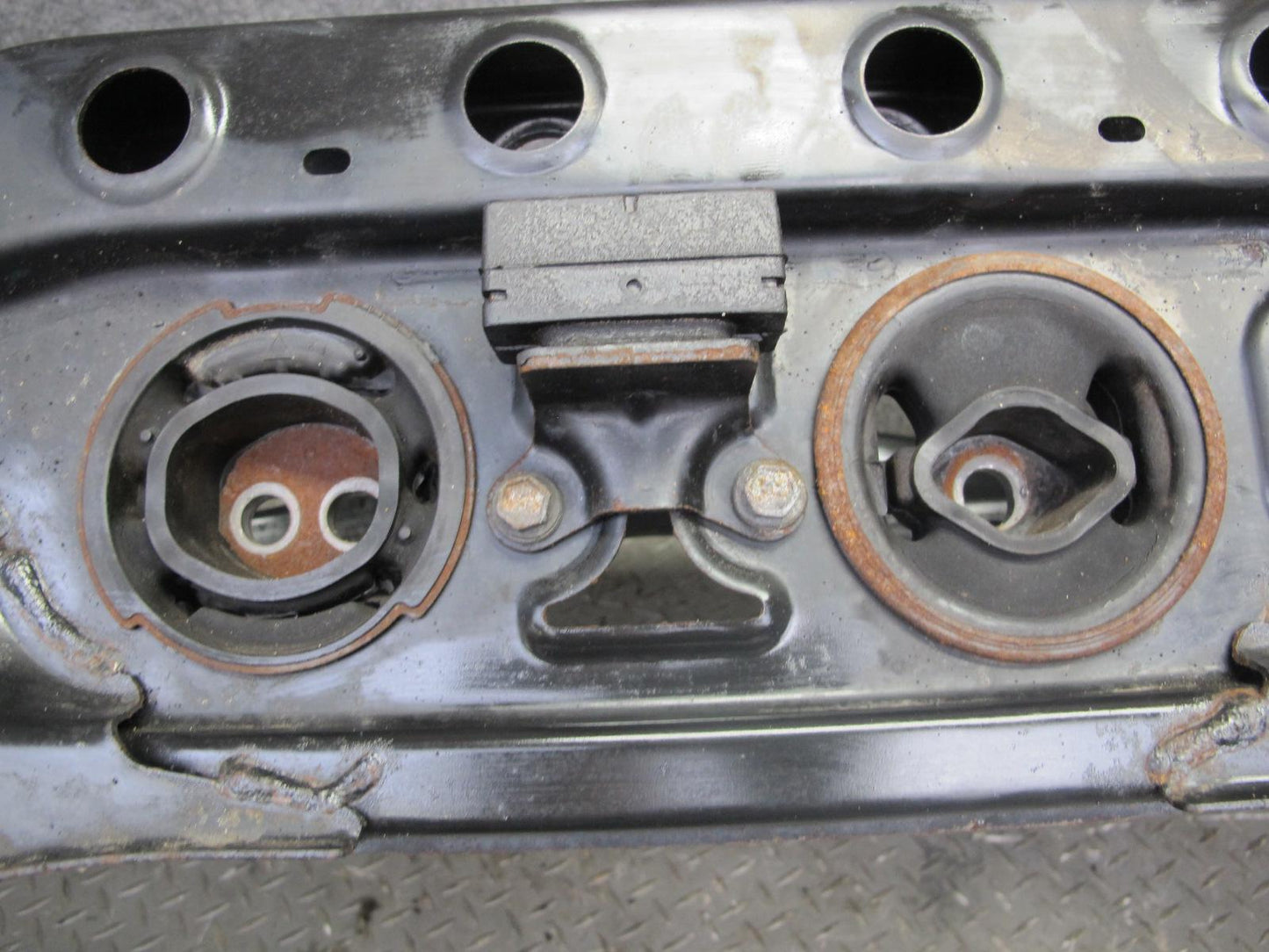 01-06 Lexus UCF30L LS430 Rear Suspension Subframe Crossmember Carrier 116K OEM