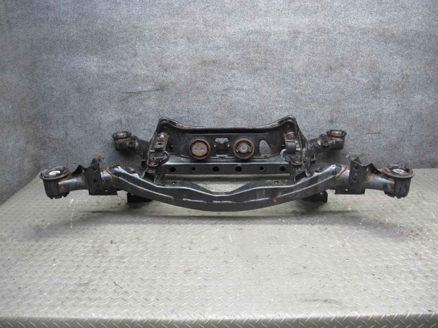 01-06 Lexus UCF30L LS430 Rear Suspension Subframe Crossmember Carrier 116K OEM