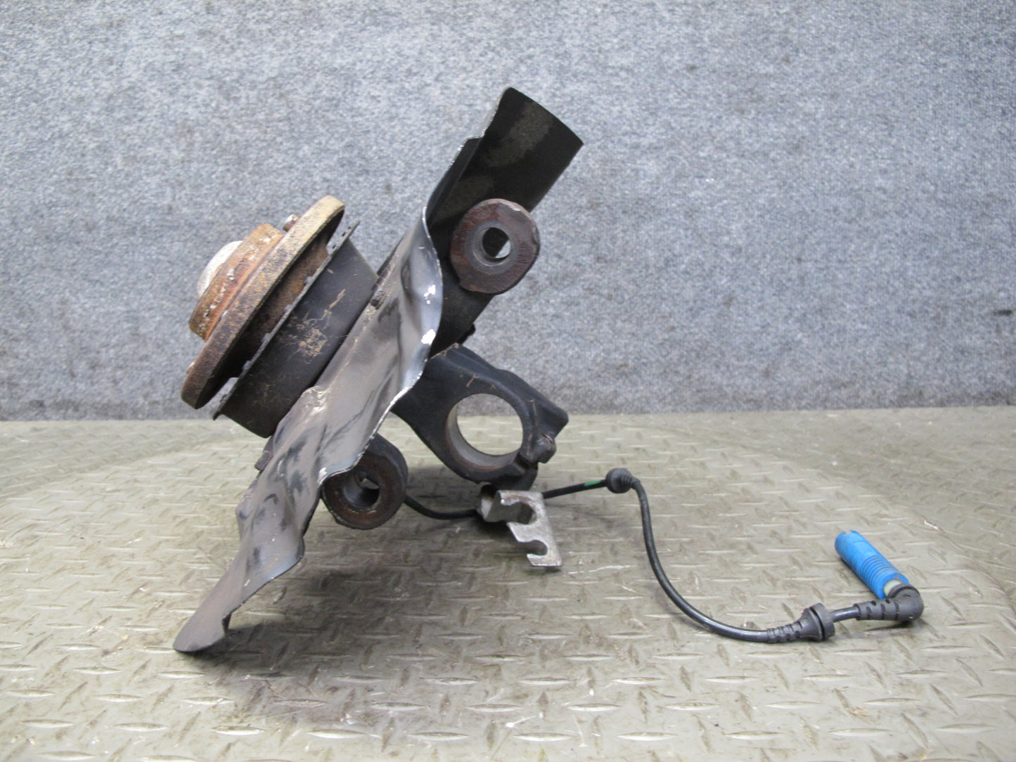 2001-2006 BMW E46 M3 S54 Front Right Side Spindle Knuckle Wheel Hub Bearing