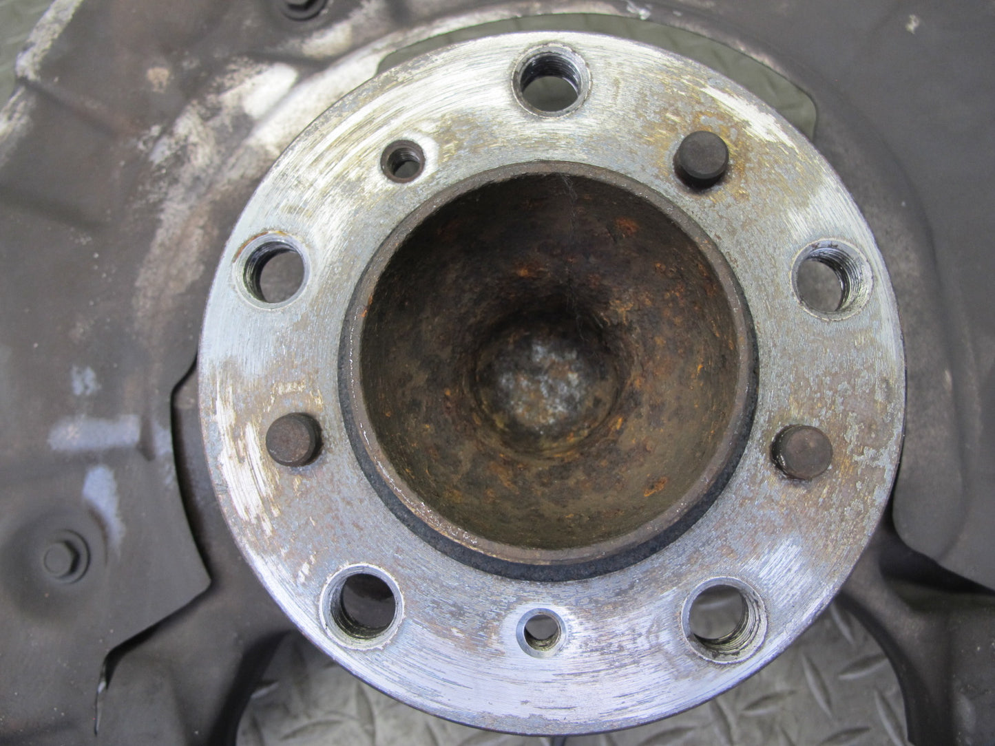 2012-2018 BMW F12 F13 M6 S63T Front Left Side Spindle Knuckle Wheel Hub Bearing