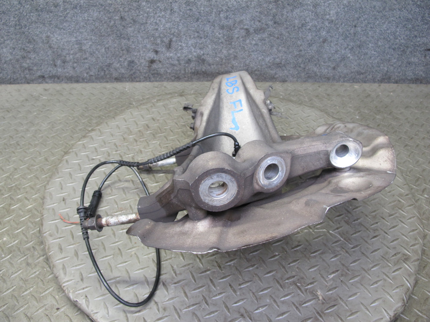 2012-2018 BMW F12 F13 M6 S63T Front Left Side Spindle Knuckle Wheel Hub Bearing