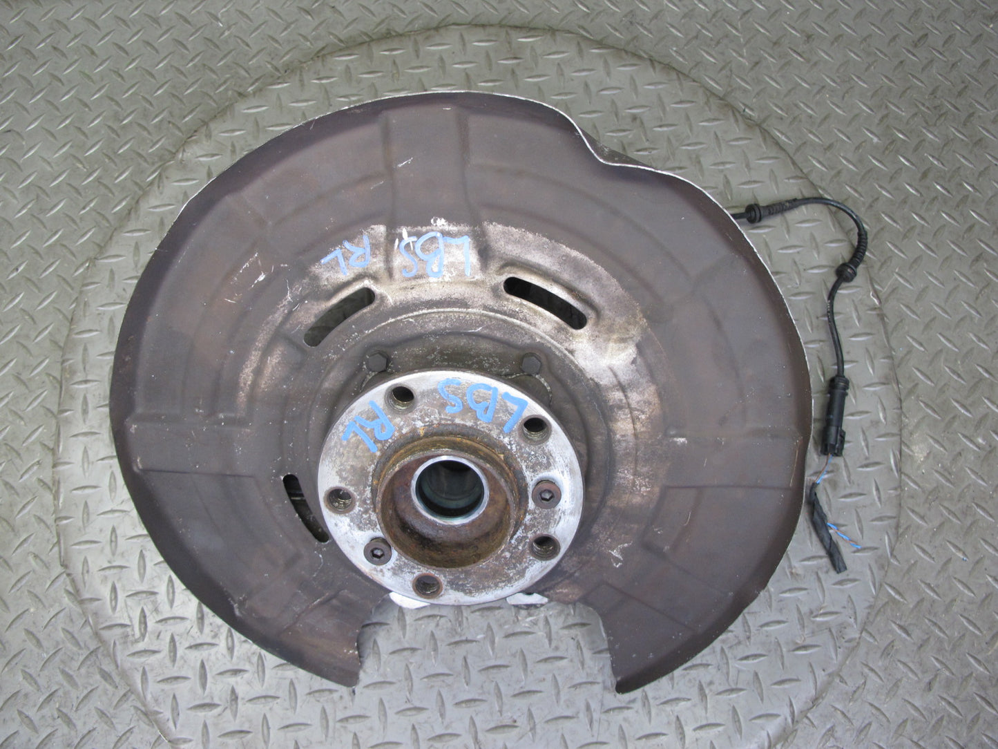 2012-2018 BMW F12 F13 M6 S63T Rear Left Side Spindle Knuckle Wheel Hub Bearing