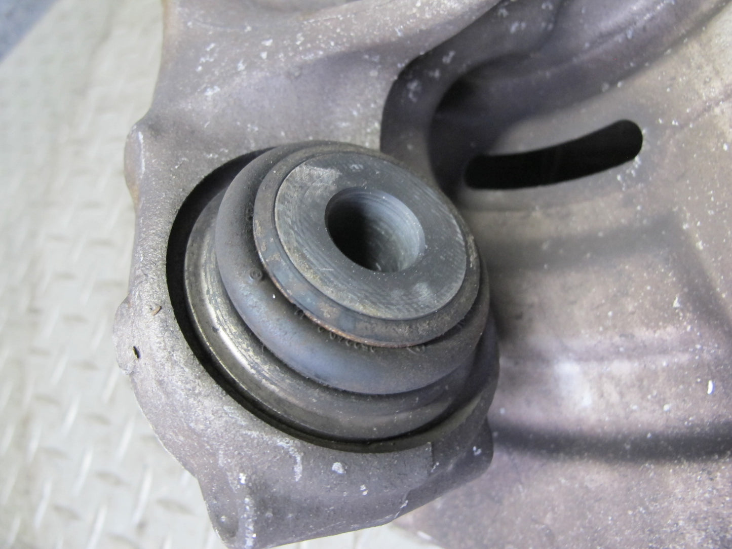 2012-2018 BMW F12 F13 M6 S63T Rear Left Side Spindle Knuckle Wheel Hub Bearing