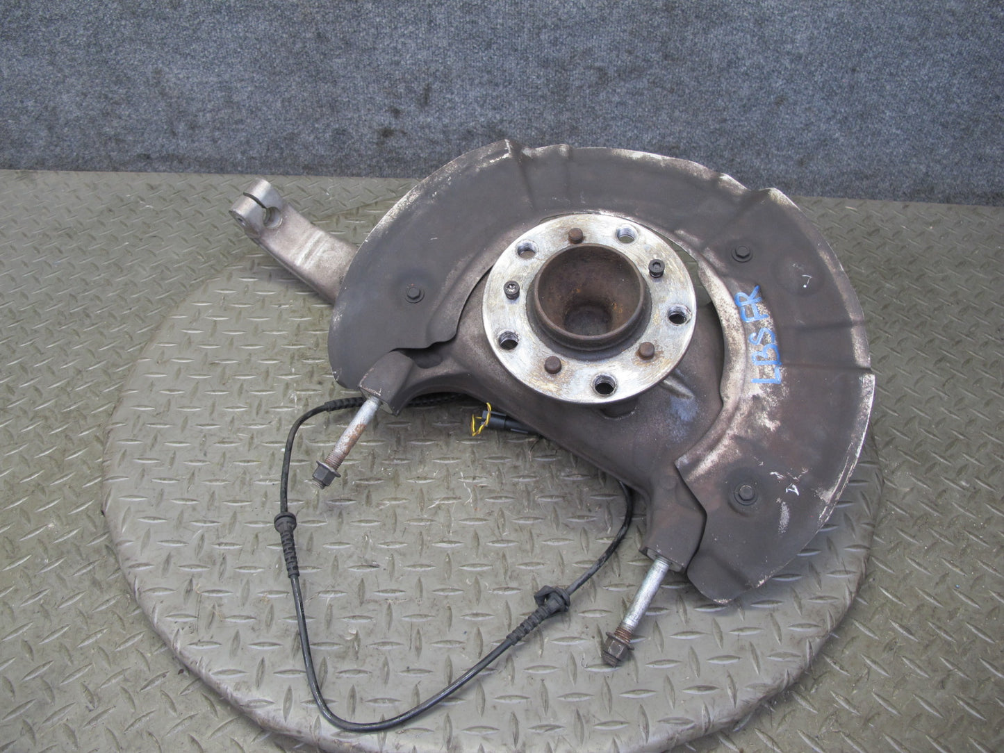 2012-2018 BMW F12 F13 M6 S63T Front Right Side Spindle Knuckle Wheel Hub Bearing