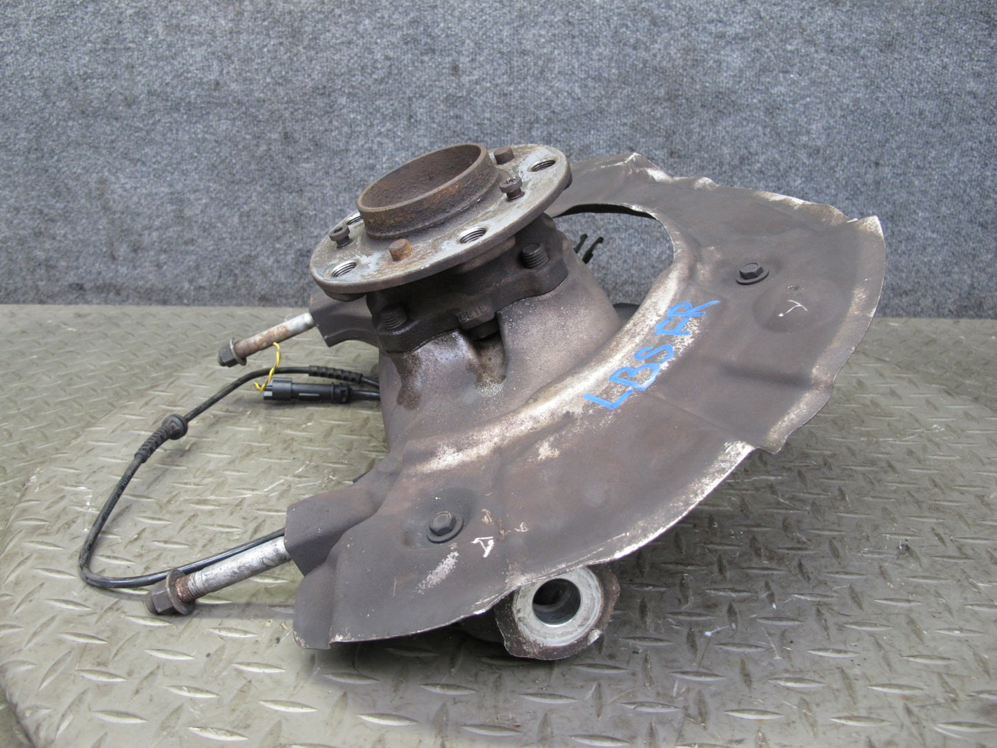2012-2018 BMW F12 F13 M6 S63T Front Right Side Spindle Knuckle Wheel Hub Bearing