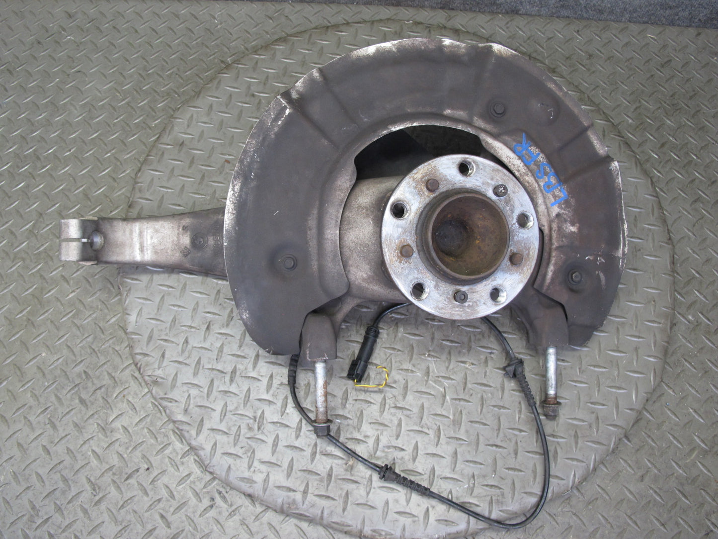 2012-2018 BMW F12 F13 M6 S63T Front Right Side Spindle Knuckle Wheel Hub Bearing