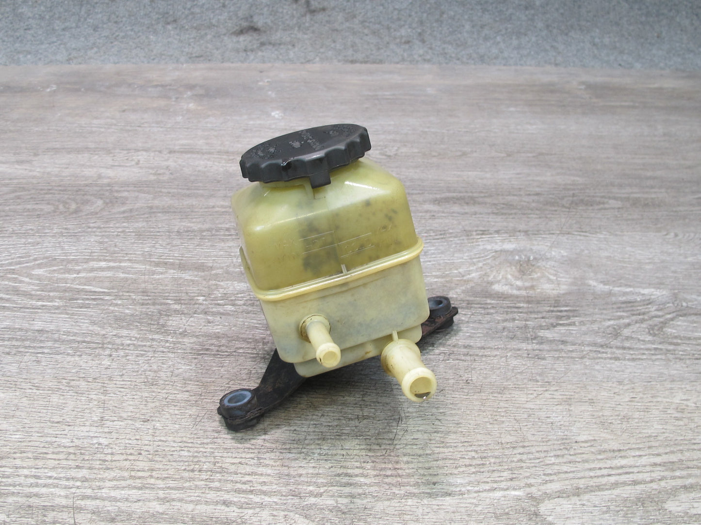 1998-2007 Lexus LX470 Power Steering Fluid Reservoir Bottle Tank W/ Bracket