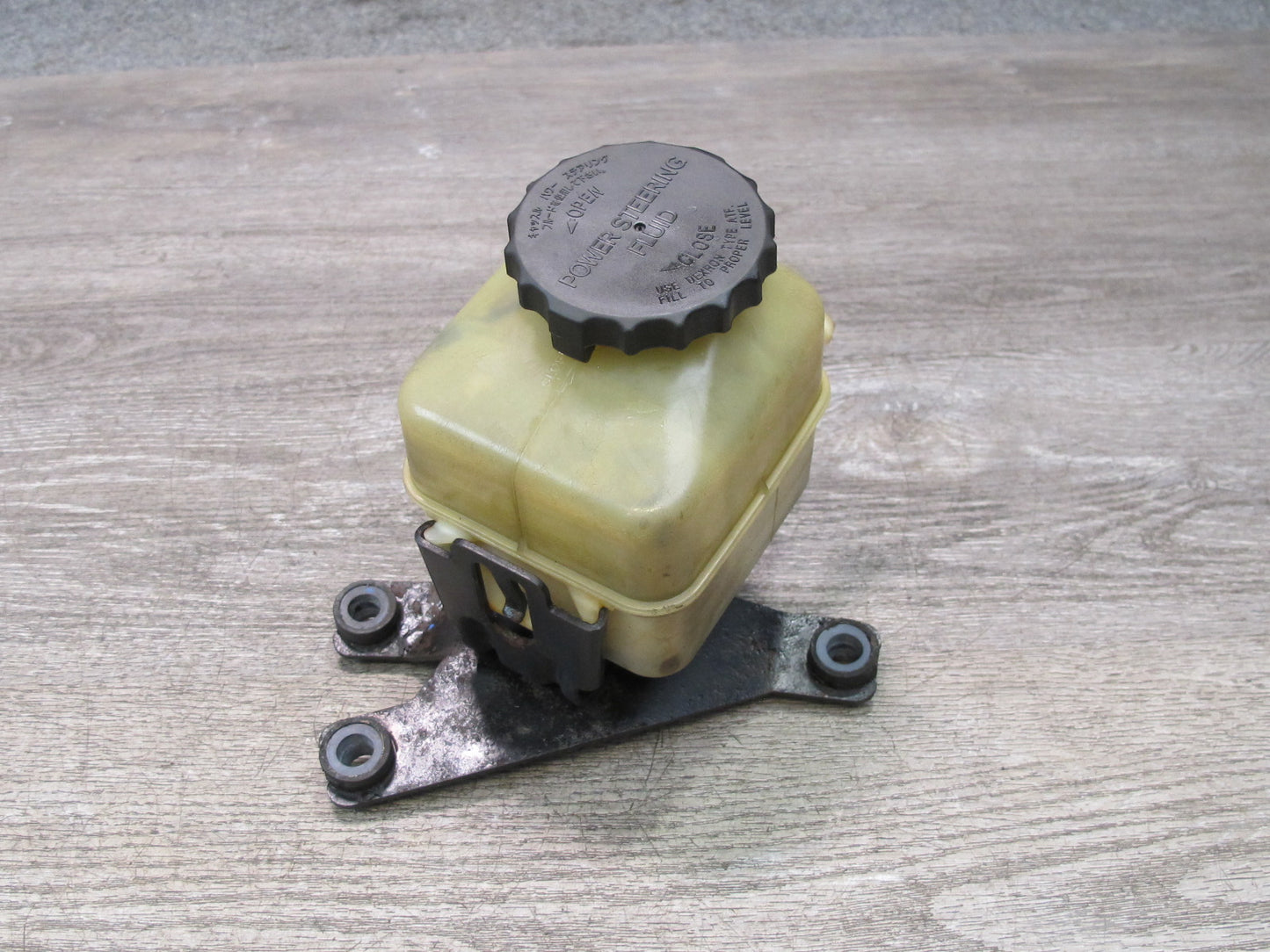 1998-2007 Lexus LX470 Power Steering Fluid Reservoir Bottle Tank W/ Bracket