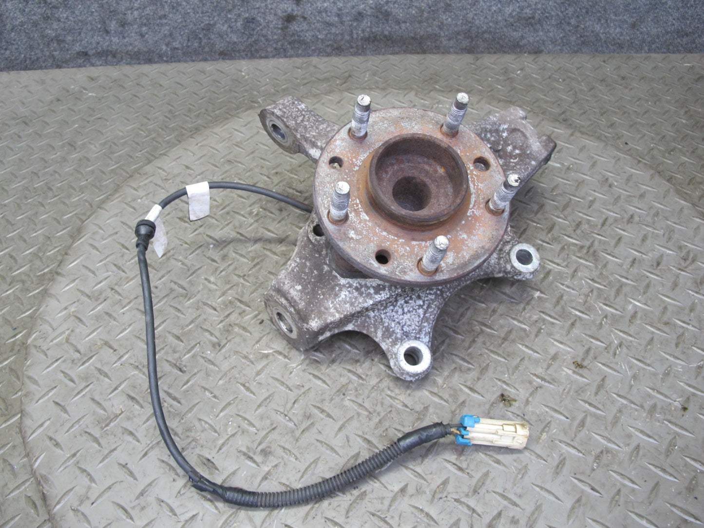 97-04 Chevrolet Corvette C5 Front Left Spindle Knuckle Wheel Hub Bearing OEM