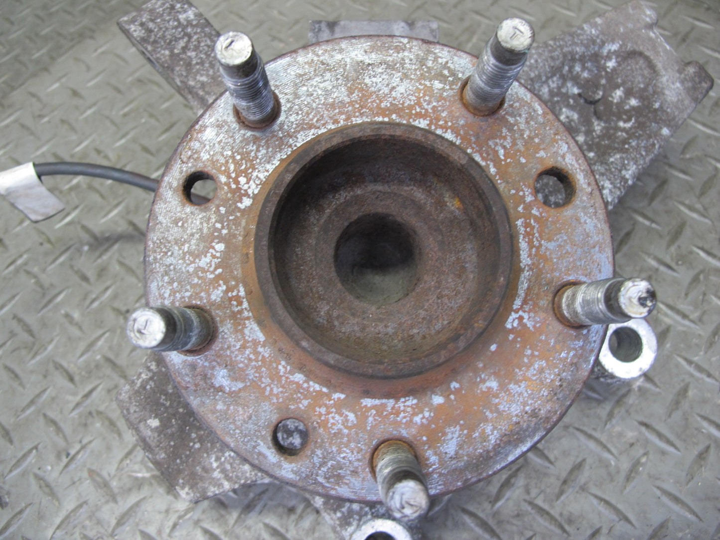 97-04 Chevrolet Corvette C5 Front Left Spindle Knuckle Wheel Hub Bearing OEM