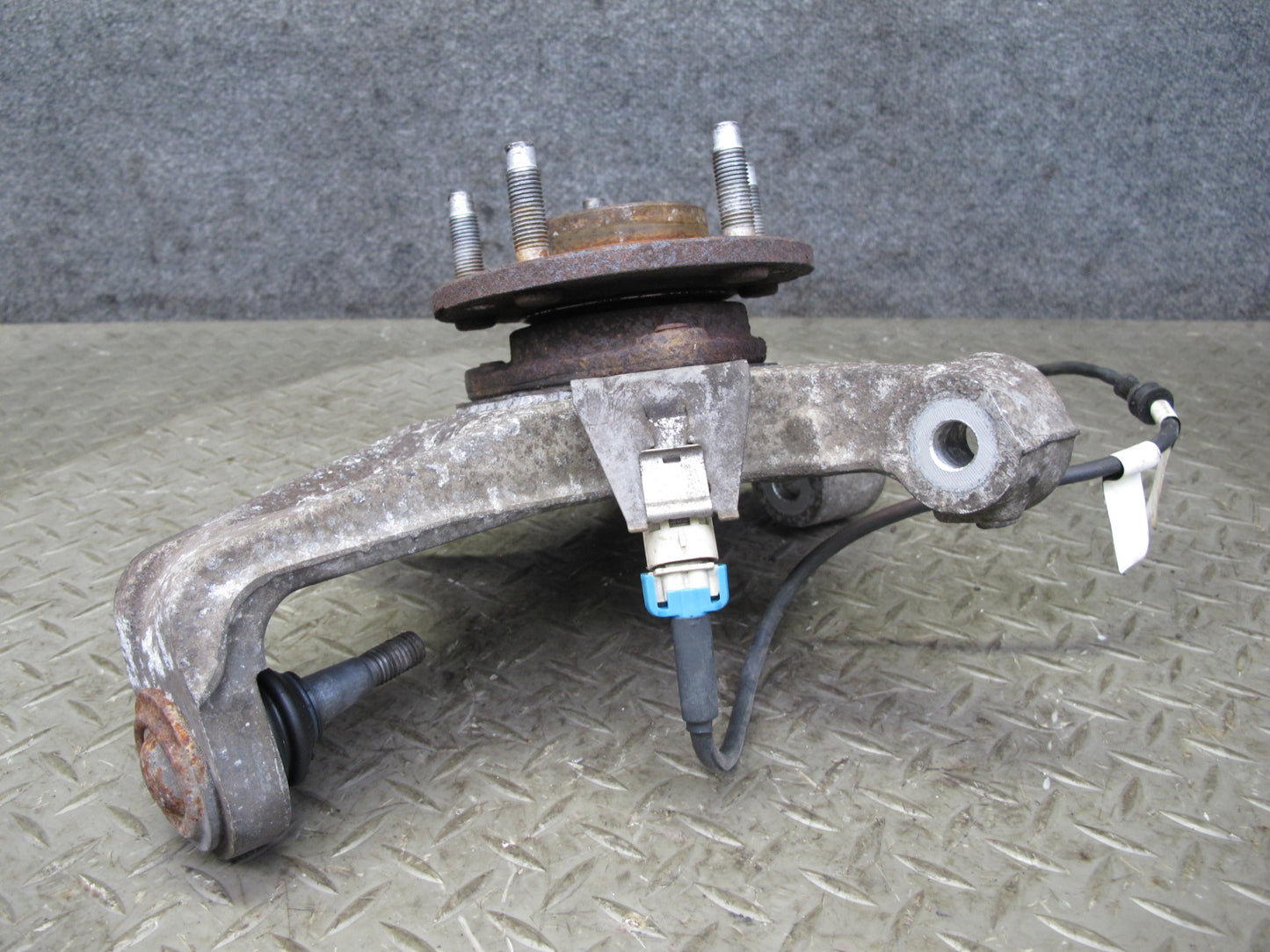 97-04 Chevrolet Corvette C5 Front Left Spindle Knuckle Wheel Hub Bearing OEM