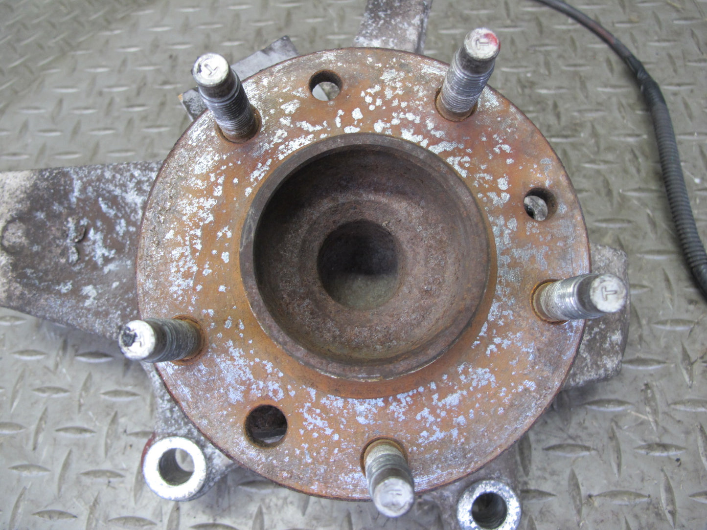 97-04 Chevrolet Corvette C5 Front Right Spindle Knuckle Wheel Hub Bearing OEM