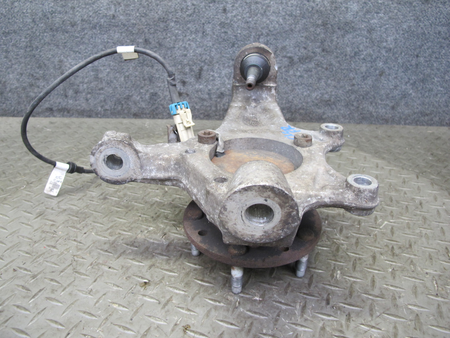 97-04 Chevrolet Corvette C5 Front Right Spindle Knuckle Wheel Hub Bearing OEM