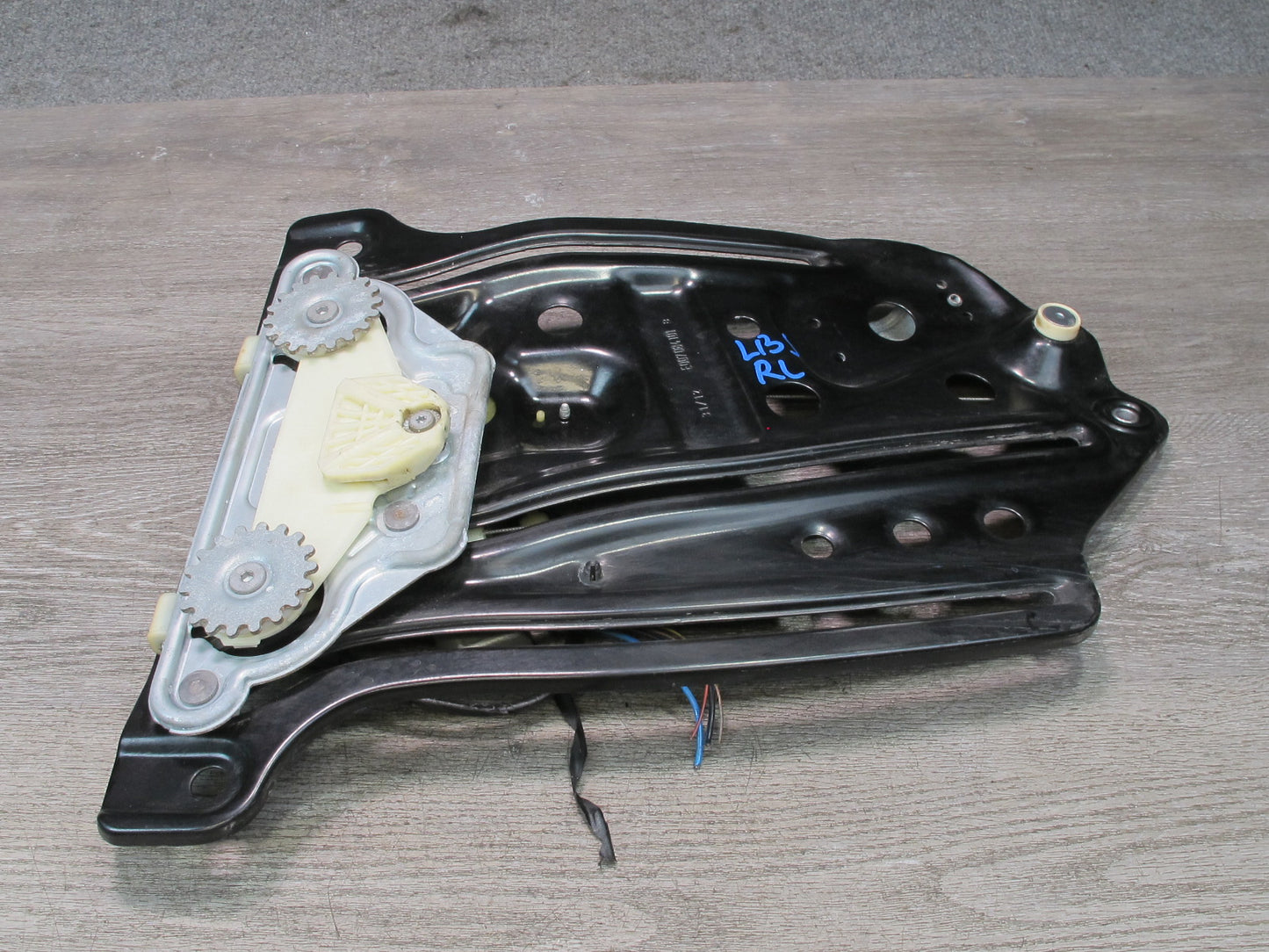 2012-2018 BMW F12 M6 Rear Left Side Quarter Window Regulator W/ Motor