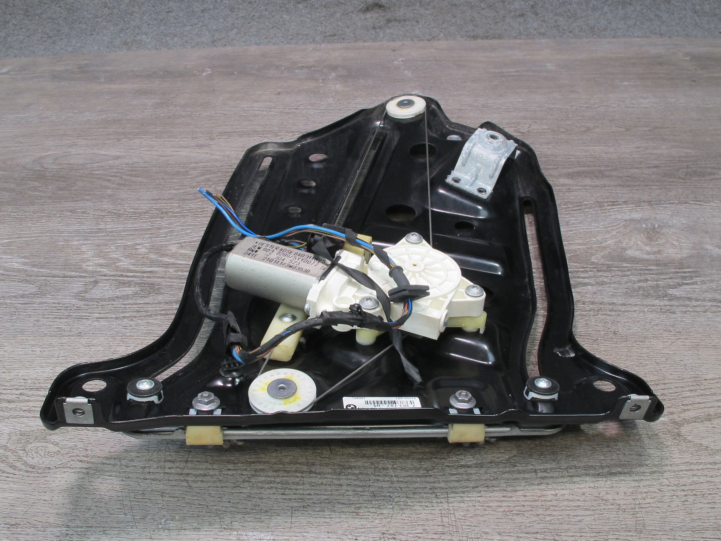 2012-2018 BMW F12 M6 Rear Left Side Quarter Window Regulator W/ Motor