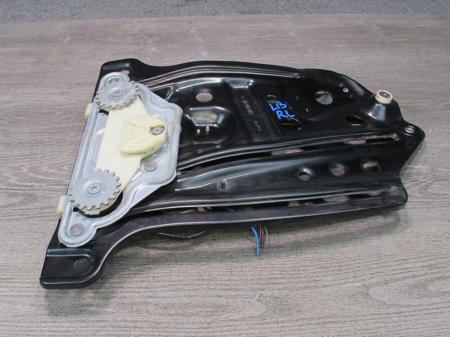 2012-2018 BMW F12 M6 Rear Left Side Quarter Window Regulator W/ Motor