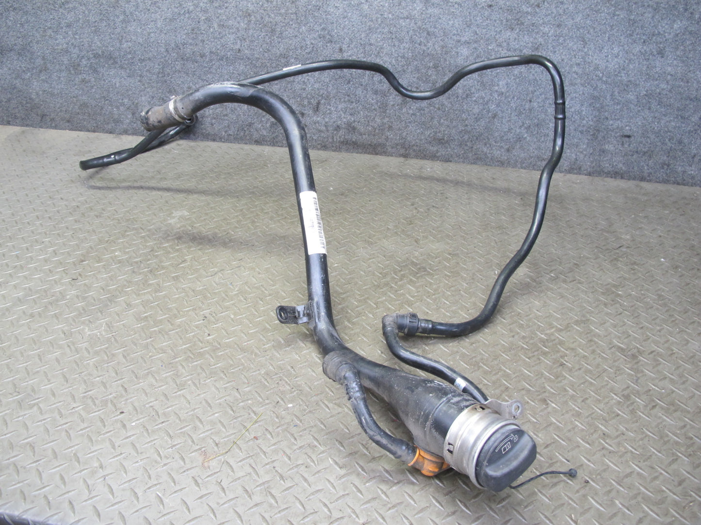 2012-2015 BMW F12 F13 M6 S63T Fuel Gas Tank Filler Neck Pipe Hose Line Assembly