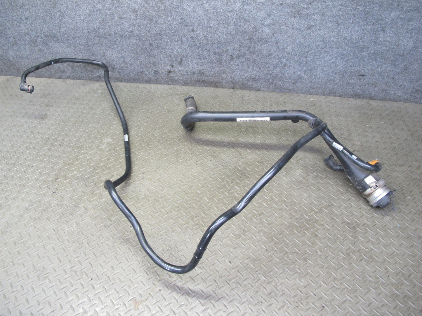 2012-2015 BMW F12 F13 M6 S63T Fuel Gas Tank Filler Neck Pipe Hose Line Assembly