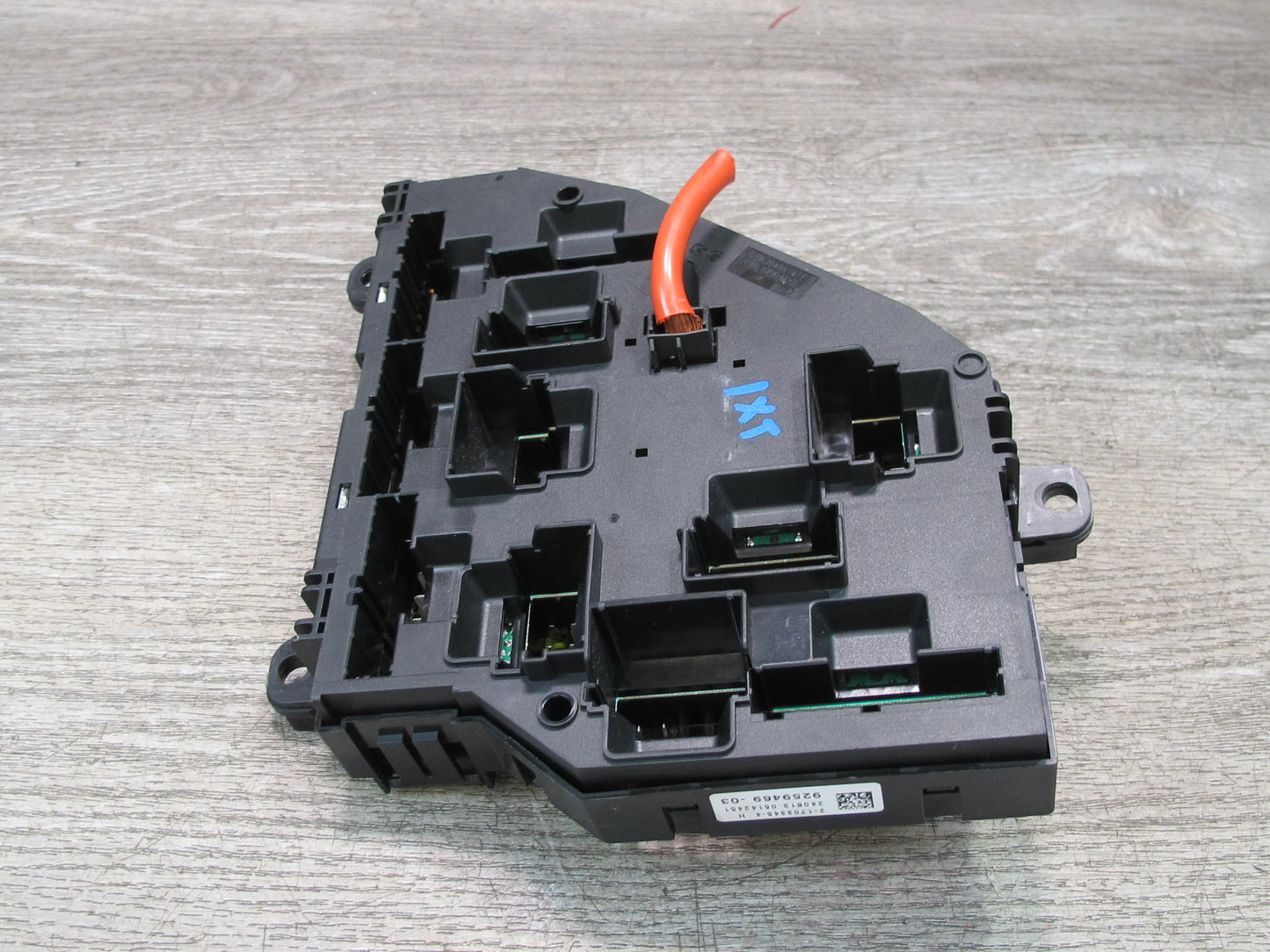 11-17 BMW F25 X3 Power Distribution Fuse Relay Box Module OEM