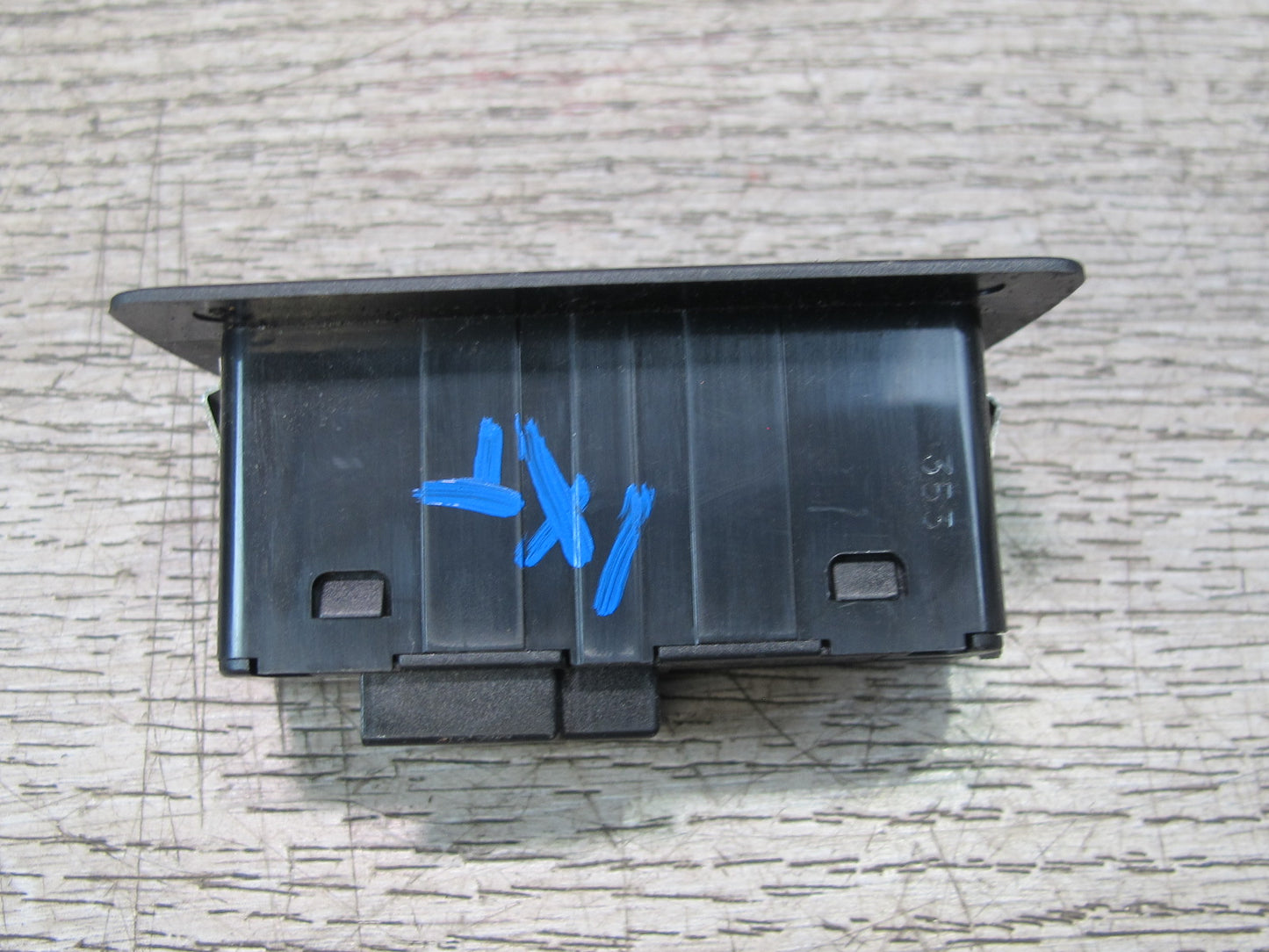 11-17 BMW F07 F10 F11 F25 X3 Rear Trunk Lid Release Button Switch 9275121 OEM