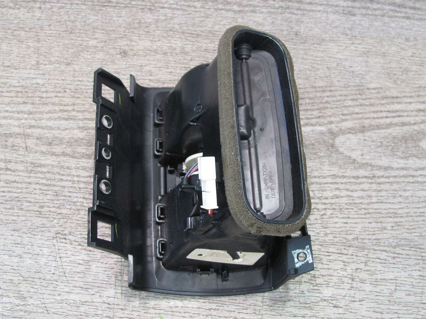 11-14 BMW F25 X3 Rear Center Console A/C Air Vent Grille OEM
