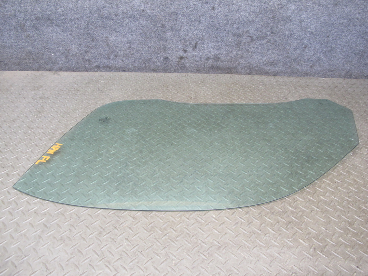 1999-2005 Porsche 911 Carrera 996 Convertible Left Side Door Glass Window